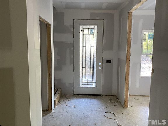 5th image of 414 Carolina Oaks Ave