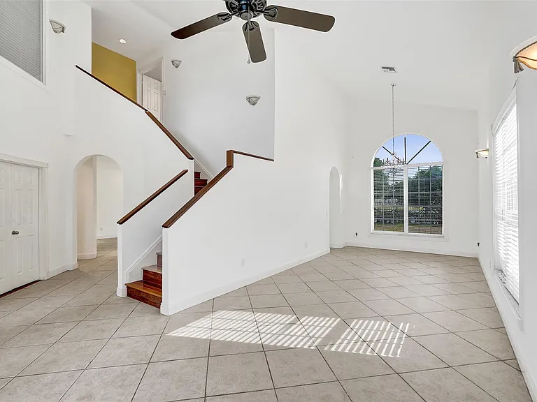 10902 Tamoron Ln — Photo 7