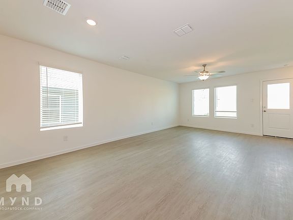 5th image of 2728 Mistwood Dr