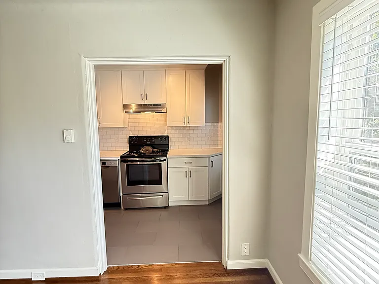 421 Summit Ave E #202 — Photo 21