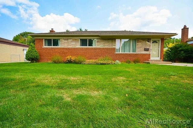 1st image of 27346 Crestwood Dr