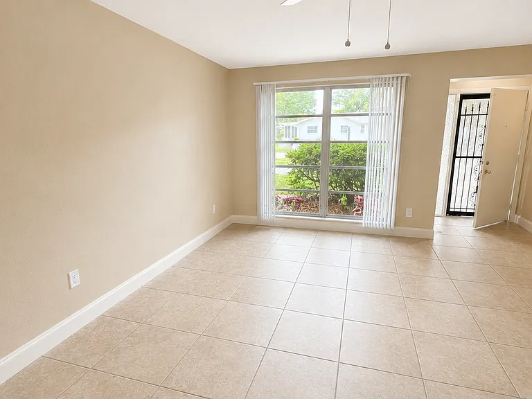 2958 Dundee Dr — Photo 6