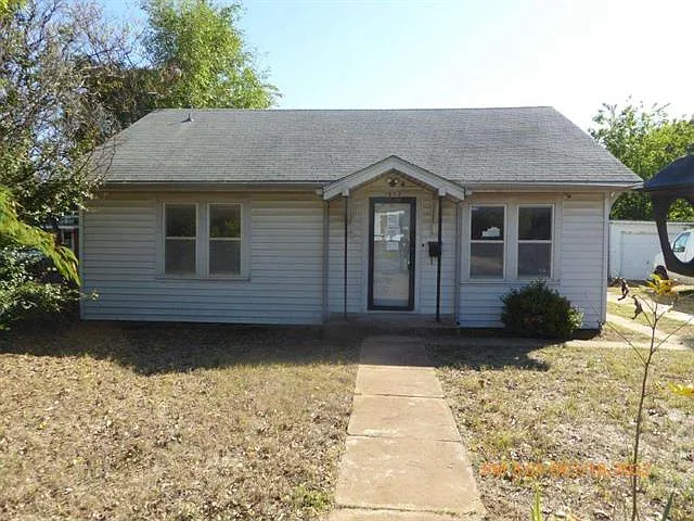 1512 SW D Ave