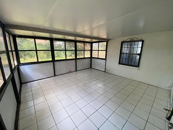 3rd image of 756 W 1st Street