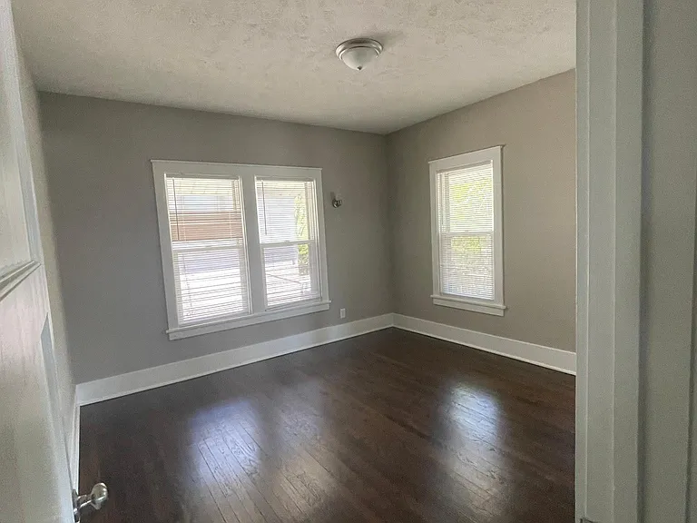 723 S 38th St — Photo 21