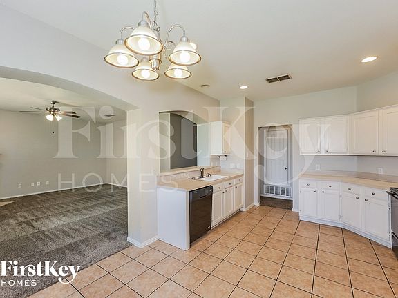 5th image of 5945 Iris Dr