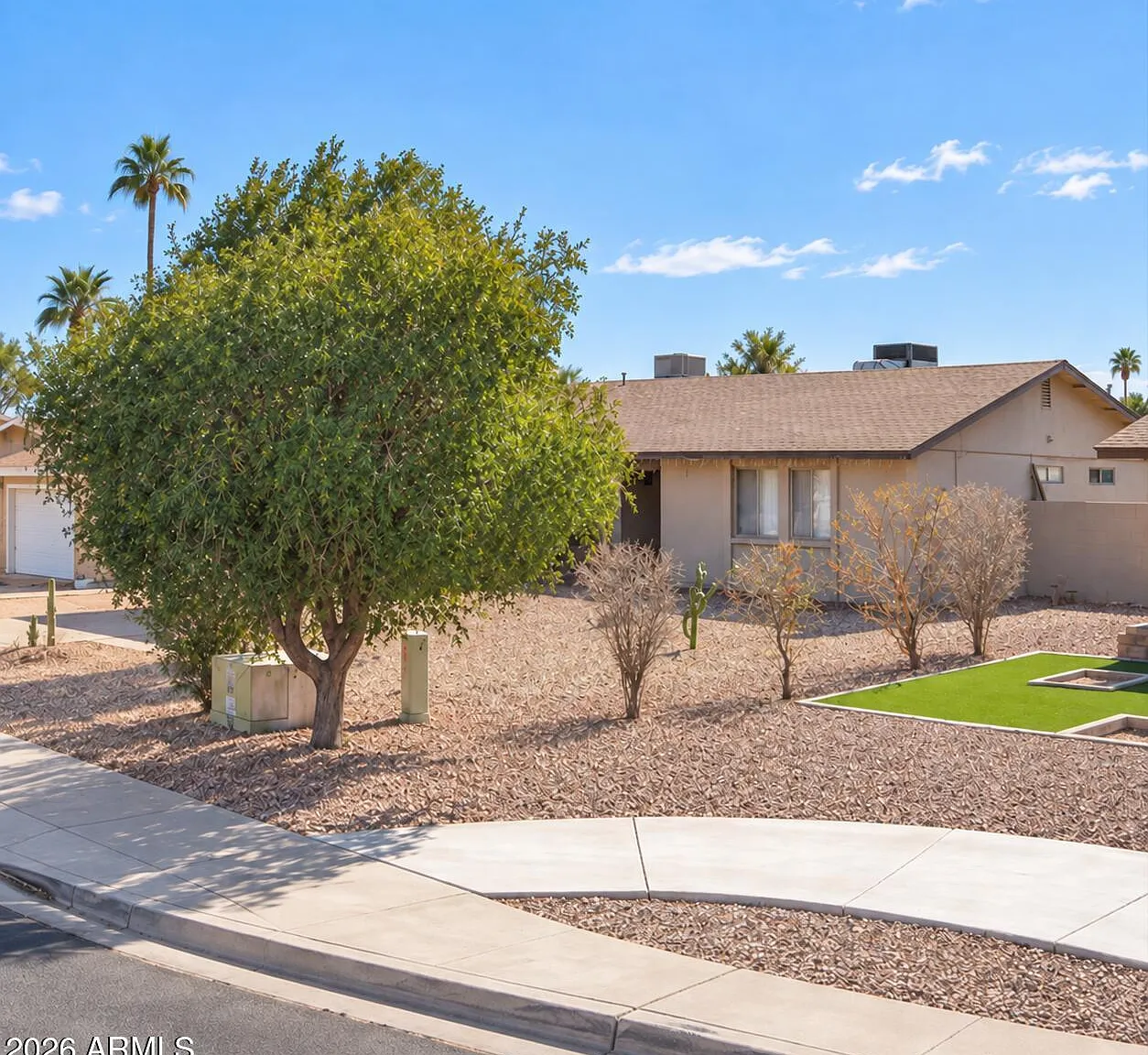 3 bed, 2.0 bath, 1412 sqft, $1,995 — Photo 3