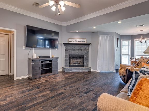 2nd image of 105 Lake Dr