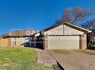 503 Rifleman Trl SE, Arlington, TX 76002