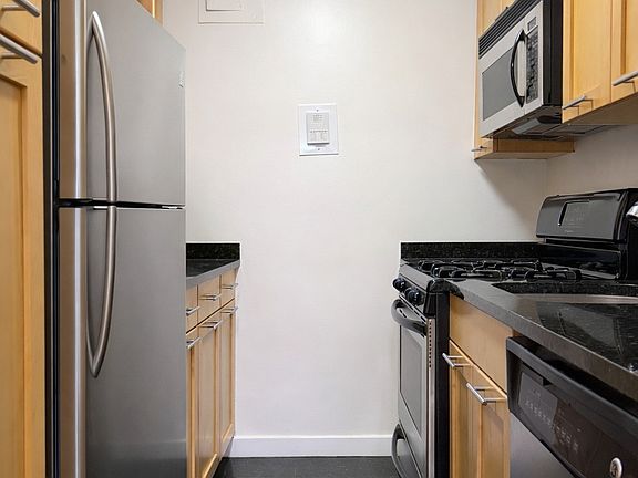 5th image of 145 4th Ave APT 3E