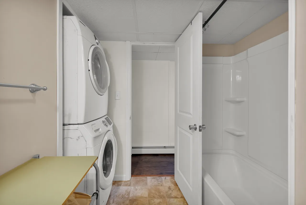 1 bed, $950 — Photo 2