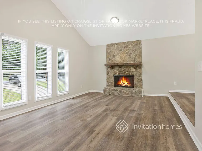 2335 Ambassador Dr — Photo 5