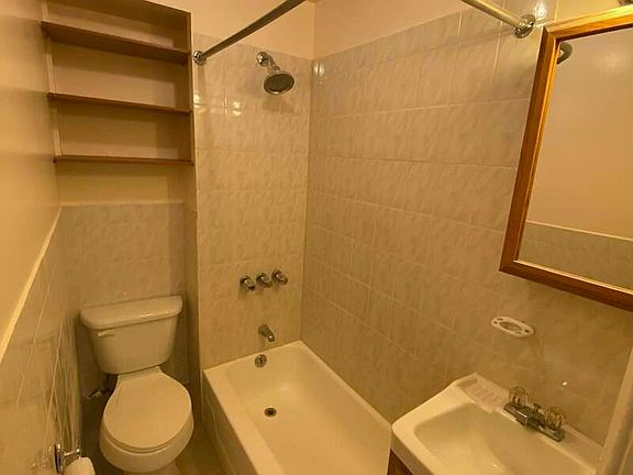 2nd image of 214 Columbia St #2F