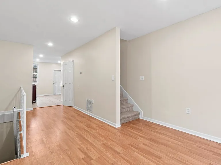 428 E Lorraine Ave #1 — Photo 7