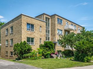 39 Riverwood Pkwy #1449280, Toronto, ON M8Y4E4