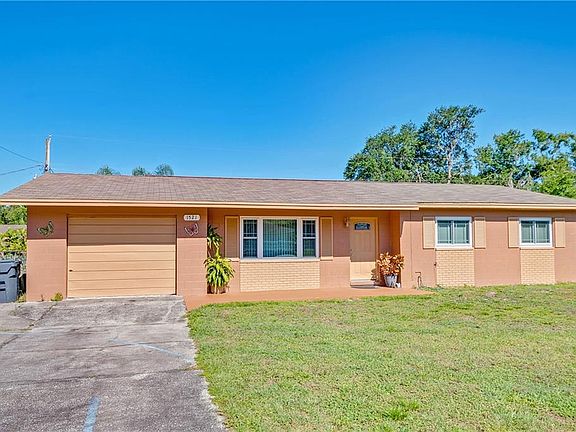3rd image of 1521 Stacy Dr