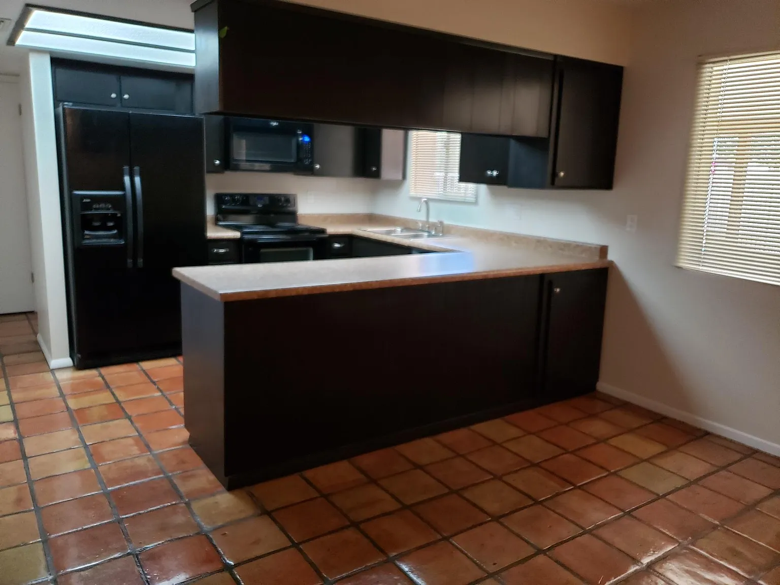4 bed, 1672 sqft, $2,495 — Photo 4