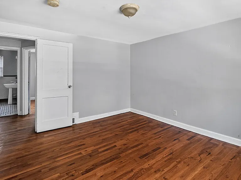 Colby Court - New Haven CT — Photo 4