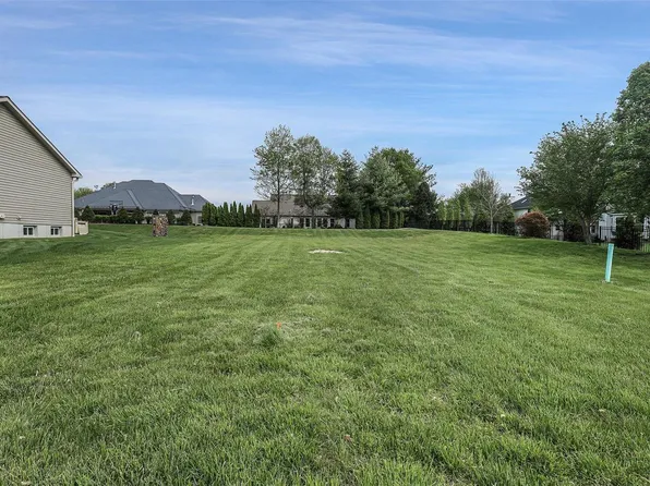 10 Hineman Circle Dr, Saint Charles, MO 63301