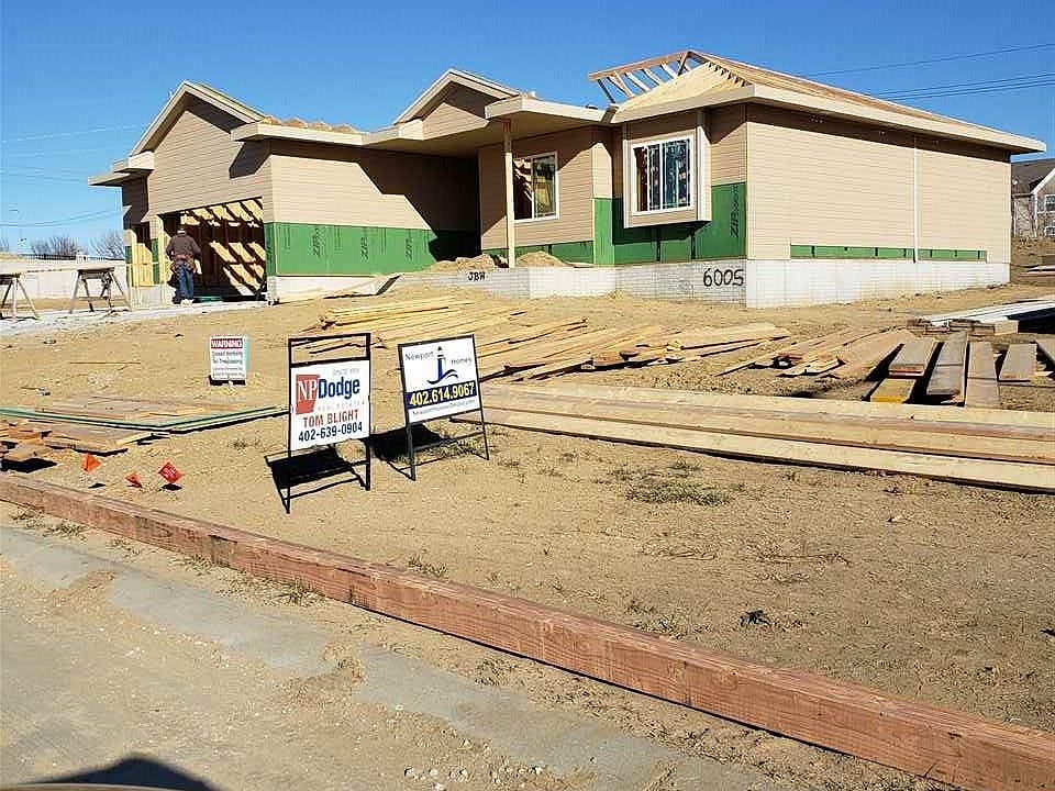 1st image of 6005 N 168th Ave