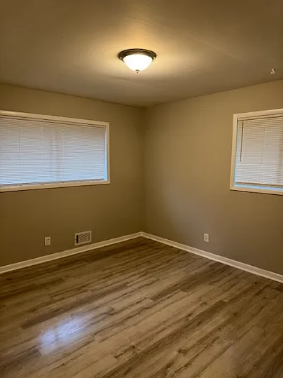 1275 E Washington Ave — Photo 10