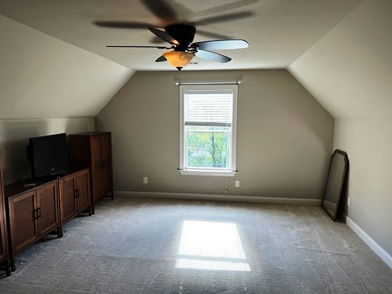 710 Valley St — Photo 19