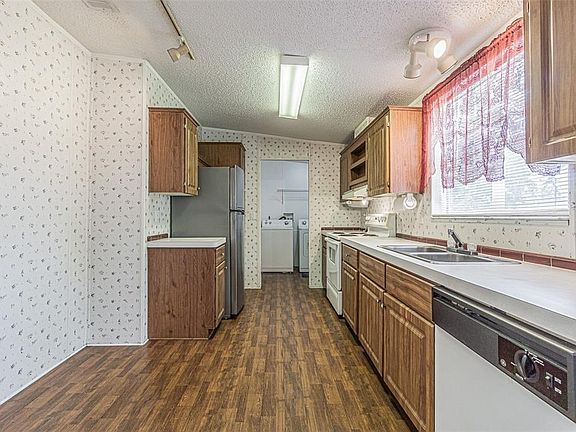 4th image of 34516 Dustin Ct