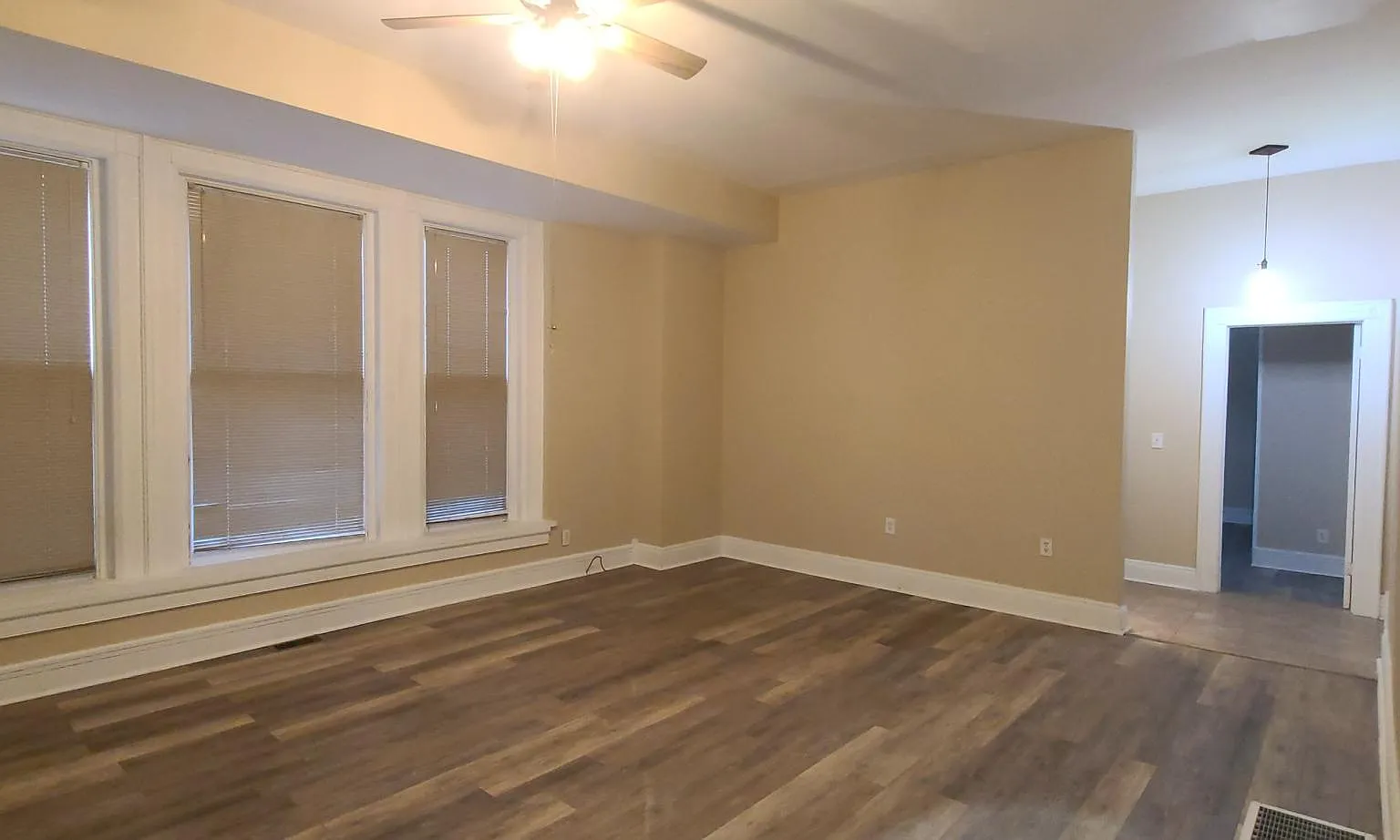 2 bed, 1100 sqft, $1,375 — Photo 3