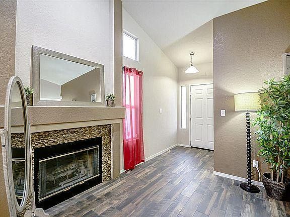 2nd image of 823 Bull Mountain Cir