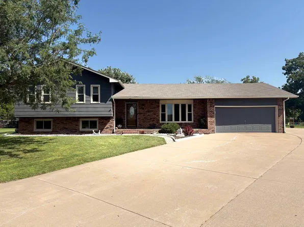 7 Rolling Hills Ct, Newton, KS 67114