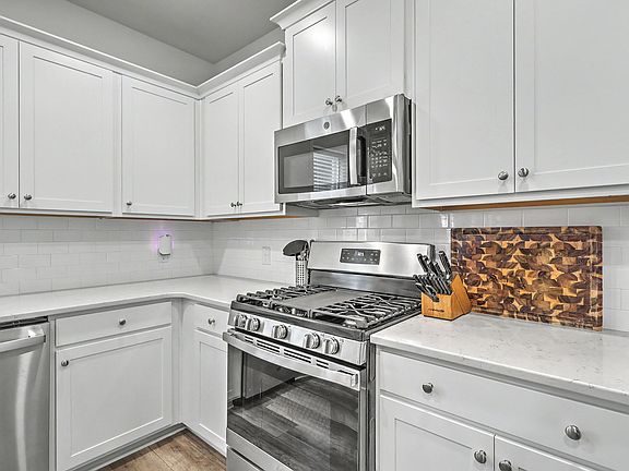 4th image of 112 Upper Trestles Ave