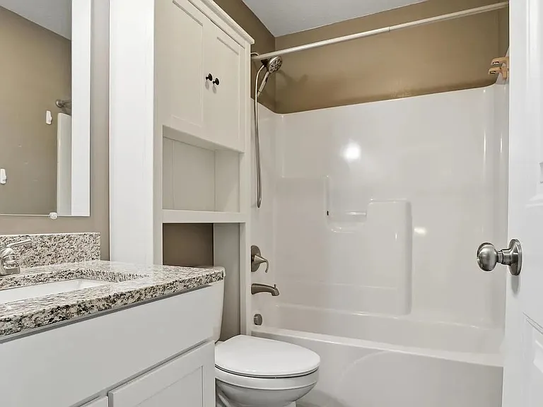 182 Hudson Blvd — Photo 21