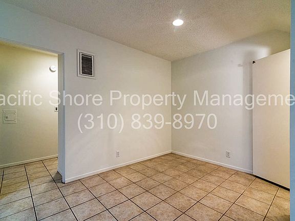 4th image of 939 Larrabee St APT 5
