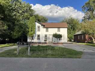 23056 Springbrook Dr, Farmington Hills, MI 48336