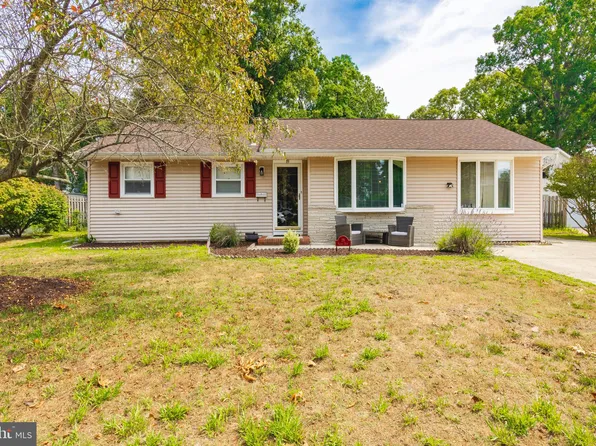 19 Village Dr, Somers Point, NJ 08244