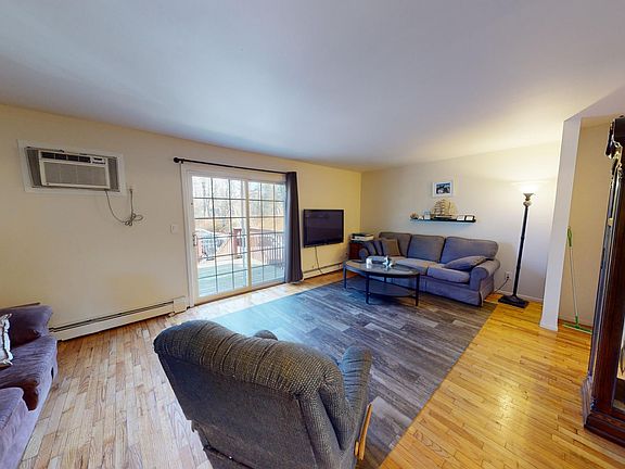 4th image of 29 Fisher Ave #1