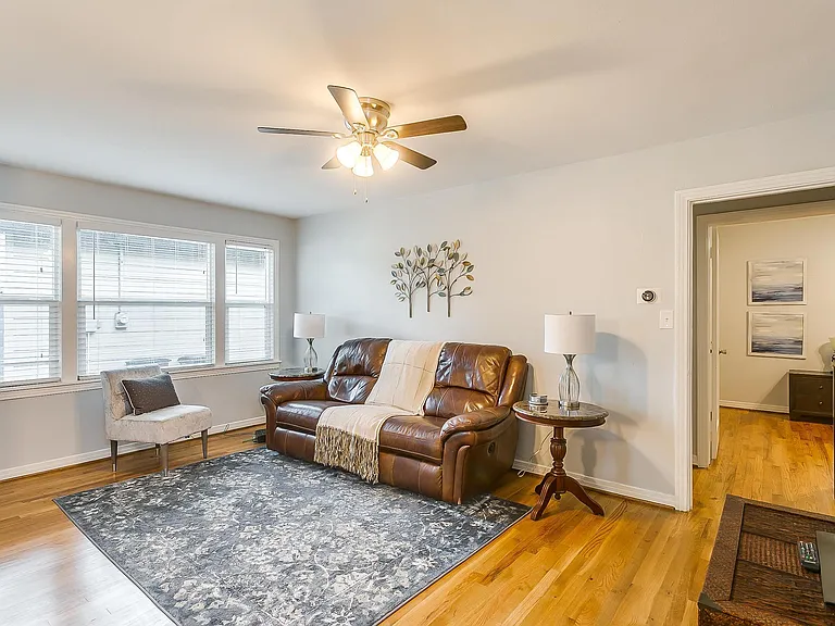 4704 Collinwood Ave — Photo 6