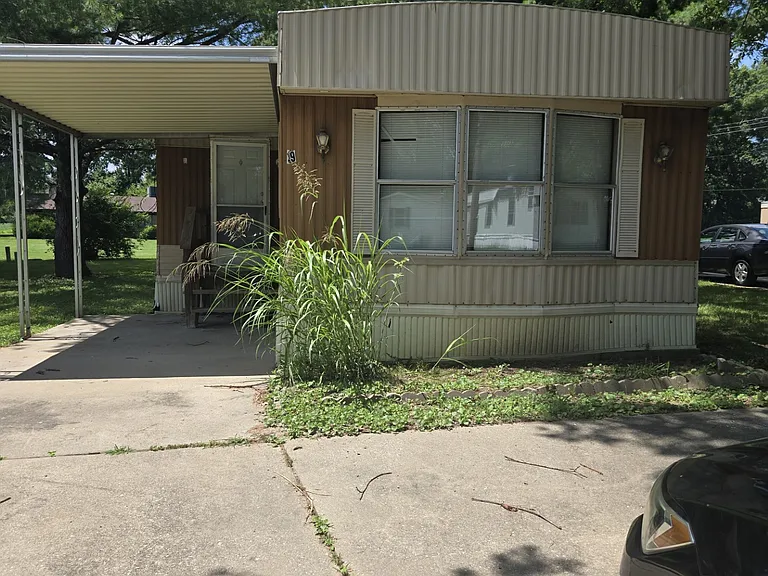 1701 Mascoutah Ave #9 — Photo 1
