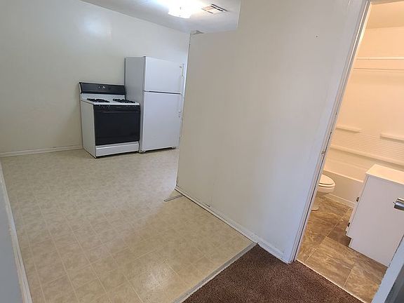 5th image of 332 W 17th St #1
