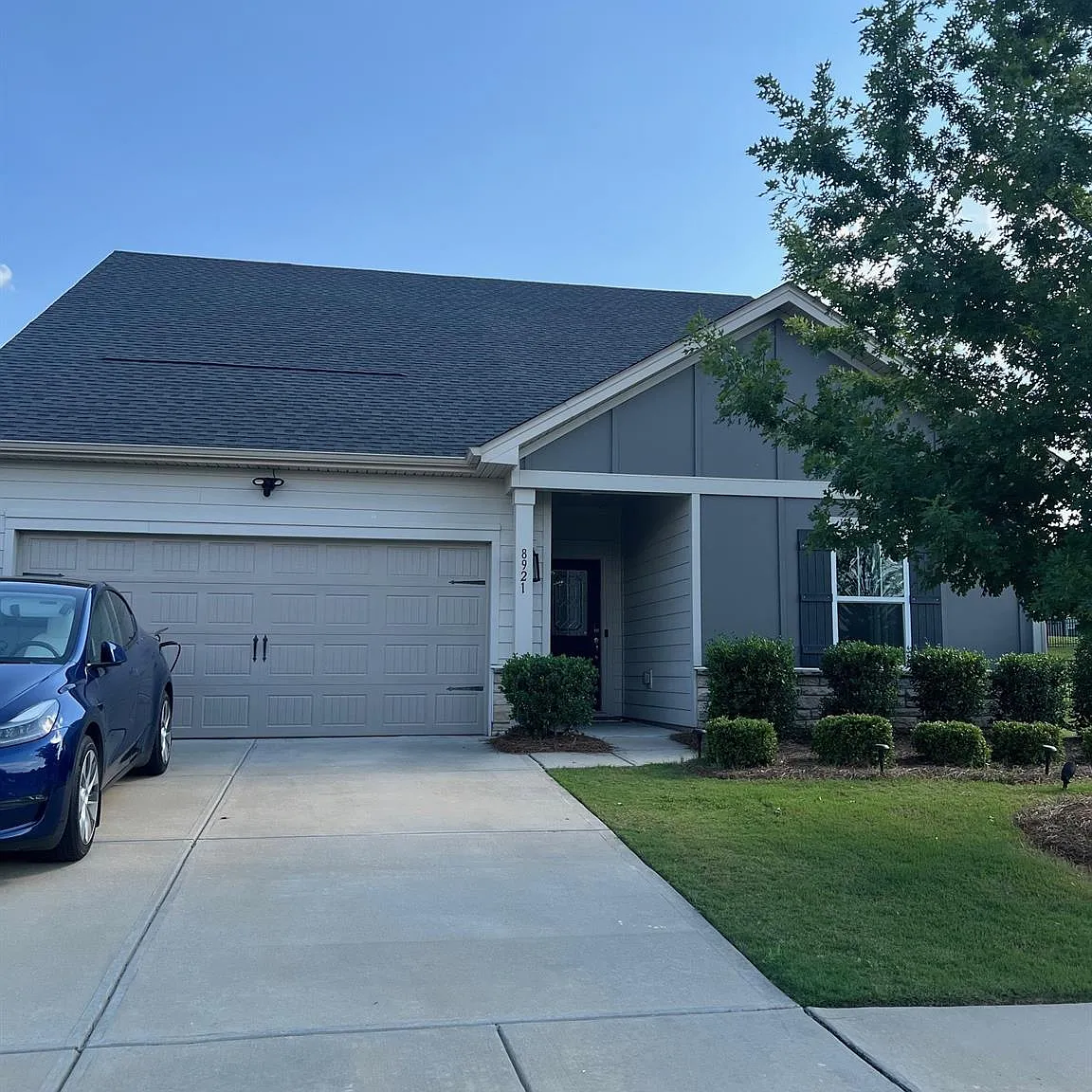 4 bed, 2257 sqft, $3,200 — Photo 2