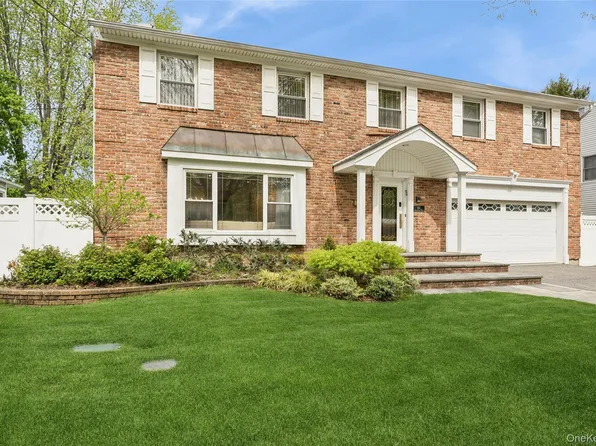 192 Split Rock Road, Syosset, NY 11791