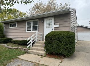 2718 Sunset Ave, Waukegan, IL 60087