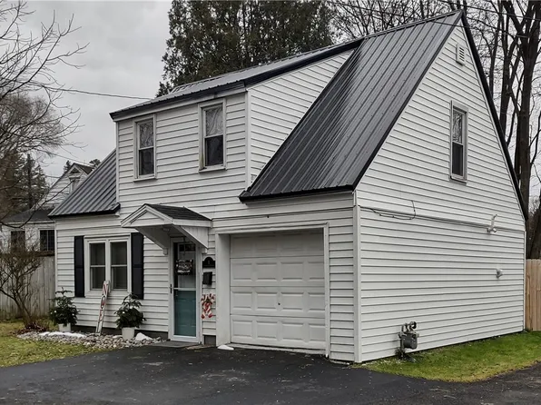 1 Osborn Rd, Waterville, NY 13413