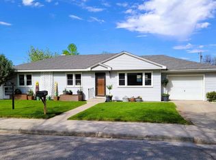 920 S 8th St, Worland, WY 82401