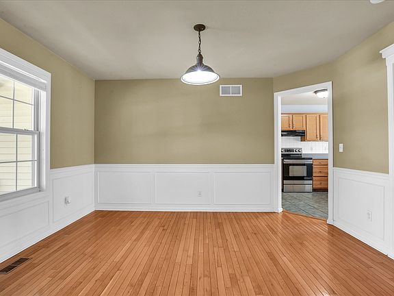 5th image of 709 Indigo Ave