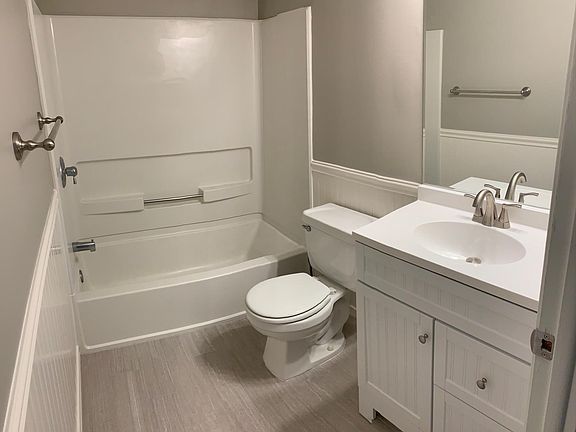 Main Bath Room