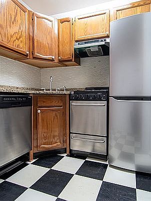 2nd image of 308 W 90th St APT 2