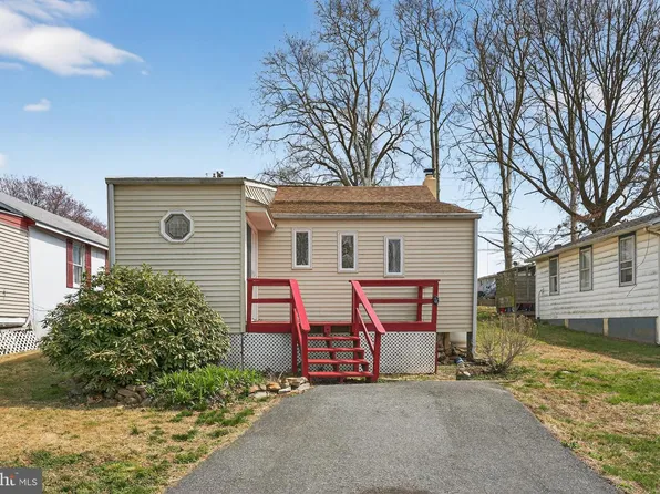 76 Park Dr, Earleville, MD 21919