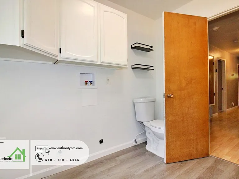 4548 Pensacola St — Photo 13