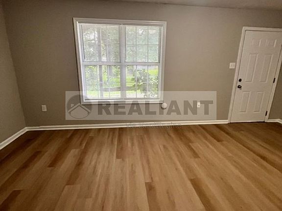 4th image of 32 Mary St #4